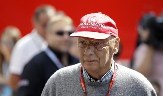 Na slici se nalazi slavni vozač Formule 1 Niki Lauda