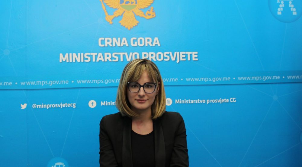 na slici se nalazi Milica Lekic