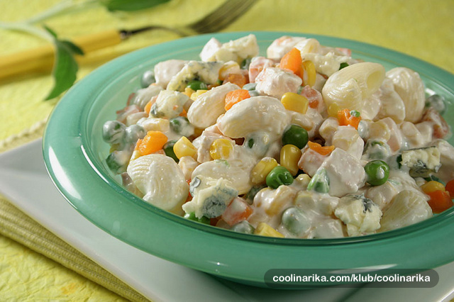 salata od makarona i piletine