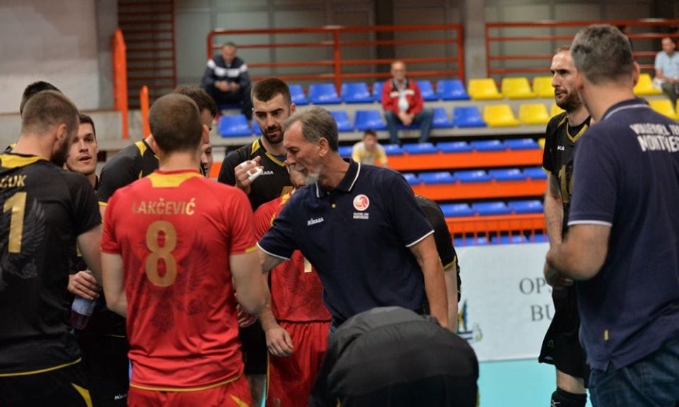 Nakon odbojkašica, i odbojkaši Crne Gore su pokazali klasu – izabranici Veljka Bašića savladali su Monako 3:0 (27:25, 25:22, 25:20) i osvojili zlatnu medalju na Igrama malih zemalja, prenosi Cdm. Crveni su naišli na žestok otpor Monaka u sva tri seta, ali su uspjeli da pronađu rješenje i stignu do pete pobjede na Igrama.