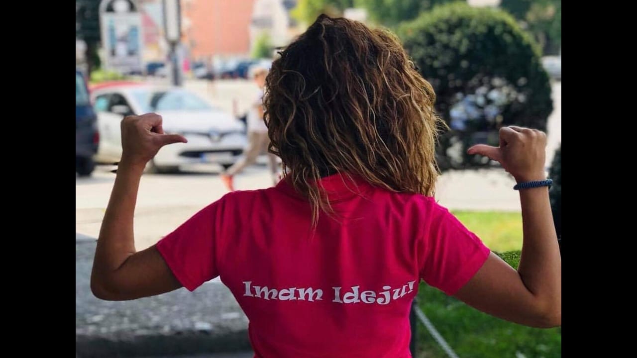 Na slici se nalazi Ivana Pantović