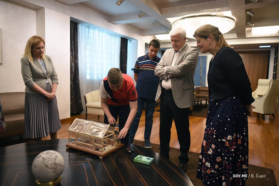 Marković sa učenicima