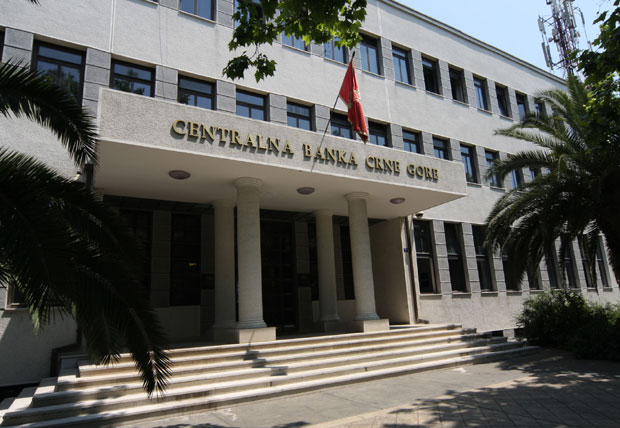 Žugić: Nema posebnog naplaćivanja kamate, rate se plaćaju u produženom roku