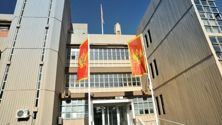 Zbog spiska o izolaciji državu tuže 163 osobe