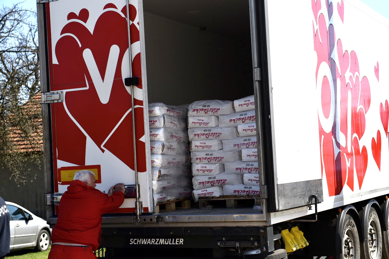 Završena podjela paketa penzionerima u Beranama