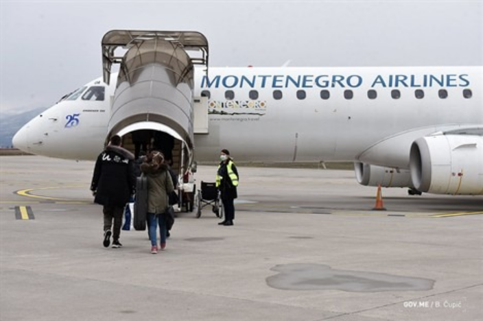 Montenegro Airlines, avion