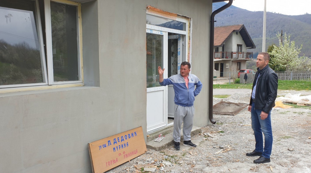 Rekonstruišu se dva područna odjeljenja škole u Murini