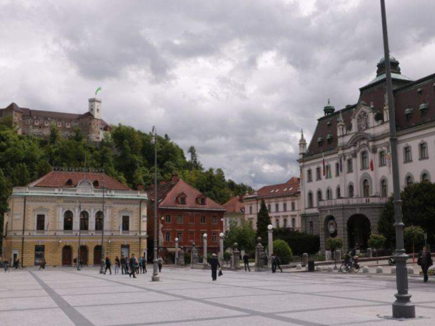 CG državljani u Sloveniju sa negativnim testom