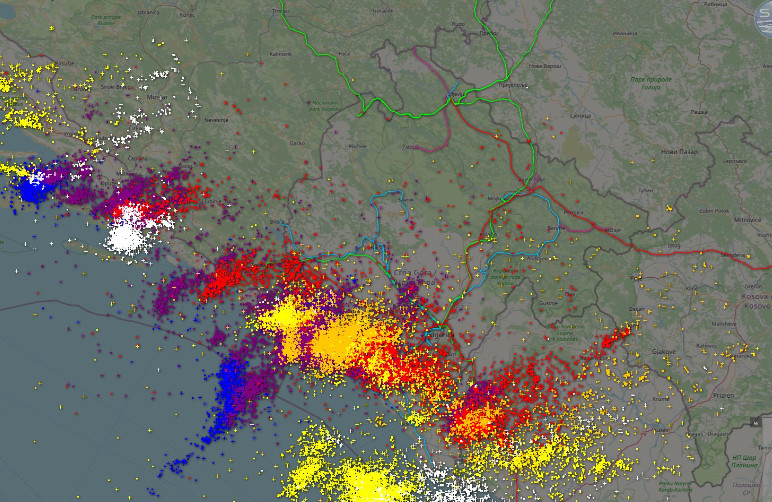 Tokom noći i jutra zabilježeno 20.000 udara groma
