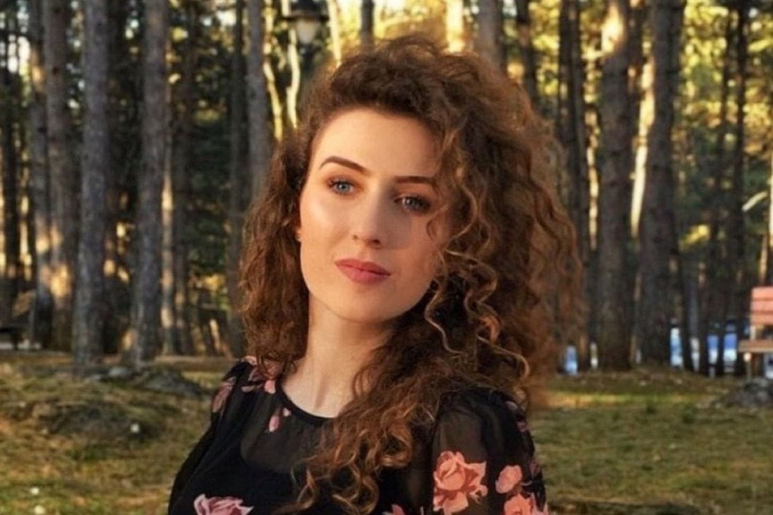 Dženisa Mujević , studentkinja