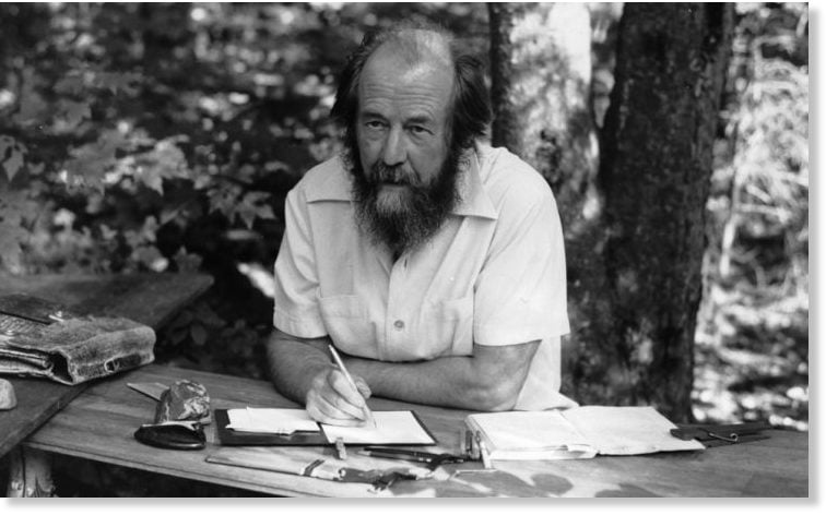 Aleksandar Isajevič Solženjicin, Staljin, Rusija