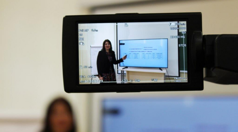 nastavnici, aneks ugovori, prekovremeni