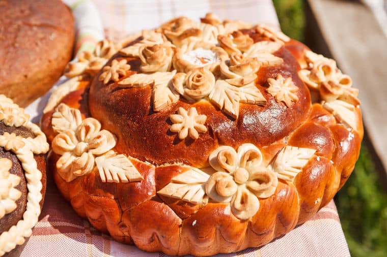 Božić, česnica, običaji