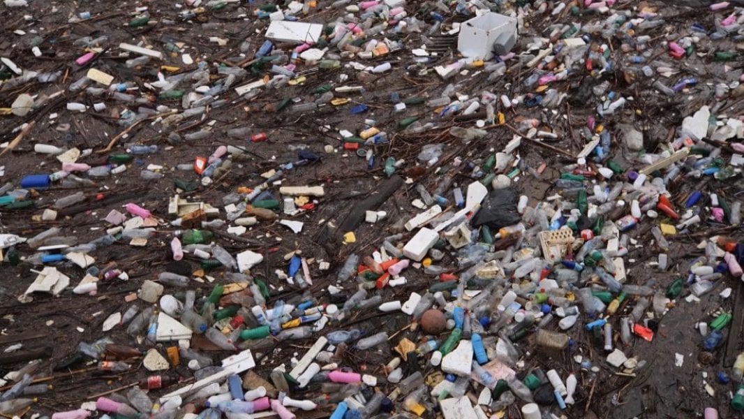 Nabujali Lim zatrpao Priboj velikim količinama smeća