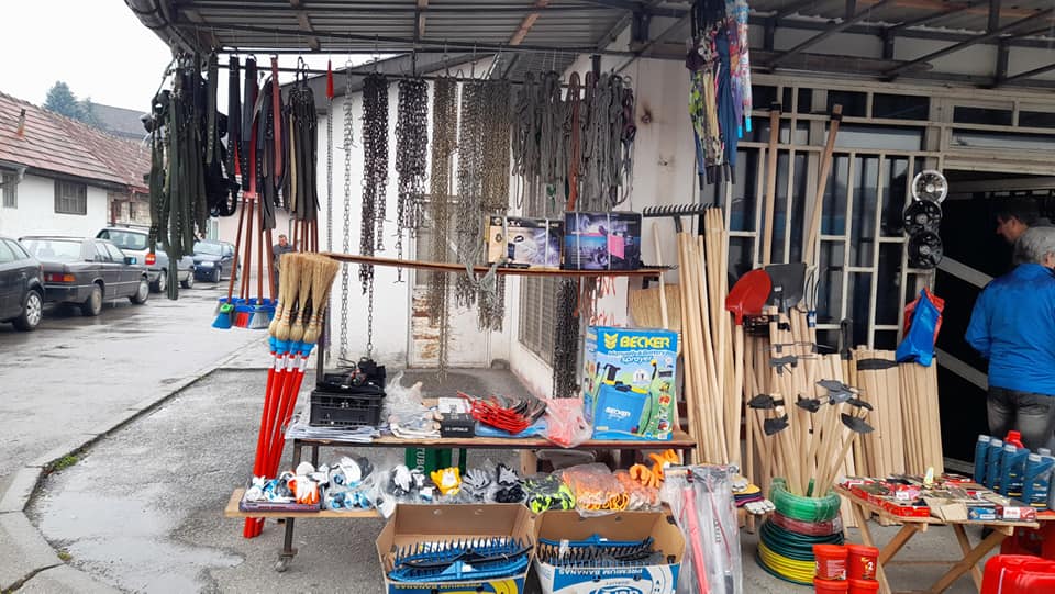 Na buvljaku: Bude posla, ne žalimo se