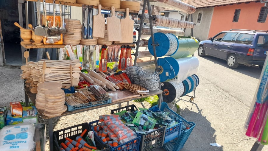 Na buvljaku: Dobra ponuda, pa i kupaca više