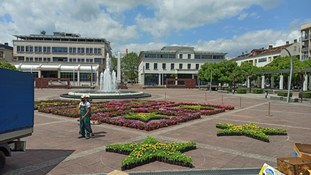 Crna Gora dobila prvi cvjetni tepih, svečano otvaranje sjutra