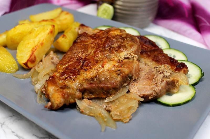 Svinjski vrat na luku iz rerne, recept