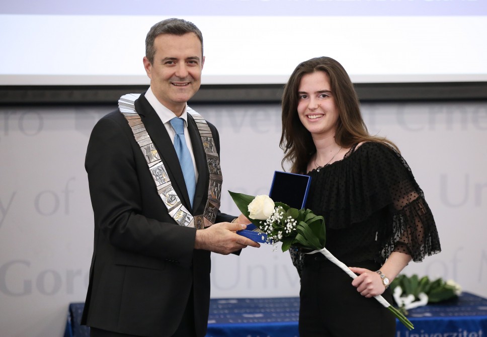 Andrijana Paljušević , plaketa, društvene nauke