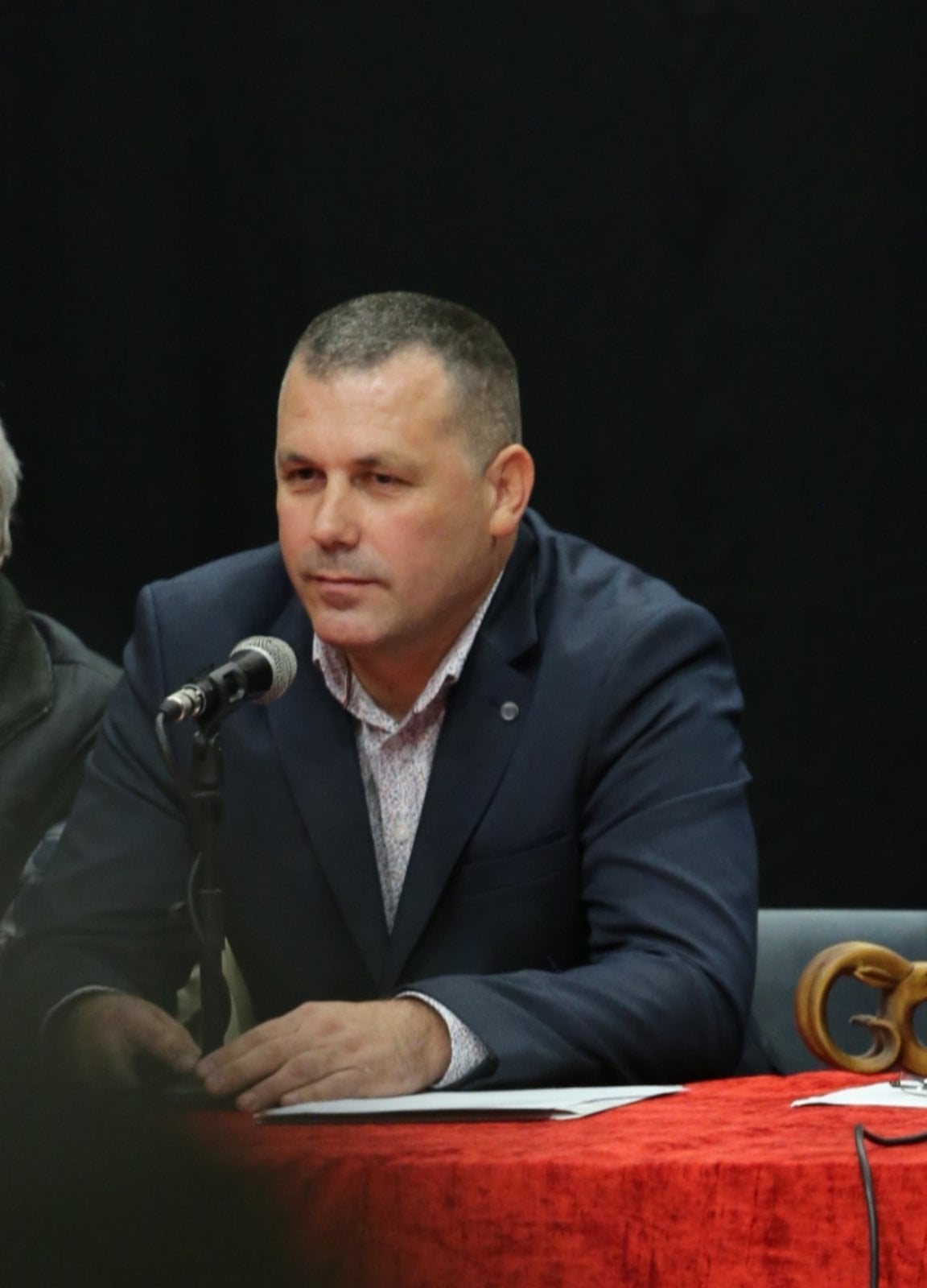 Kad procuri loza, Miloš Kecojević