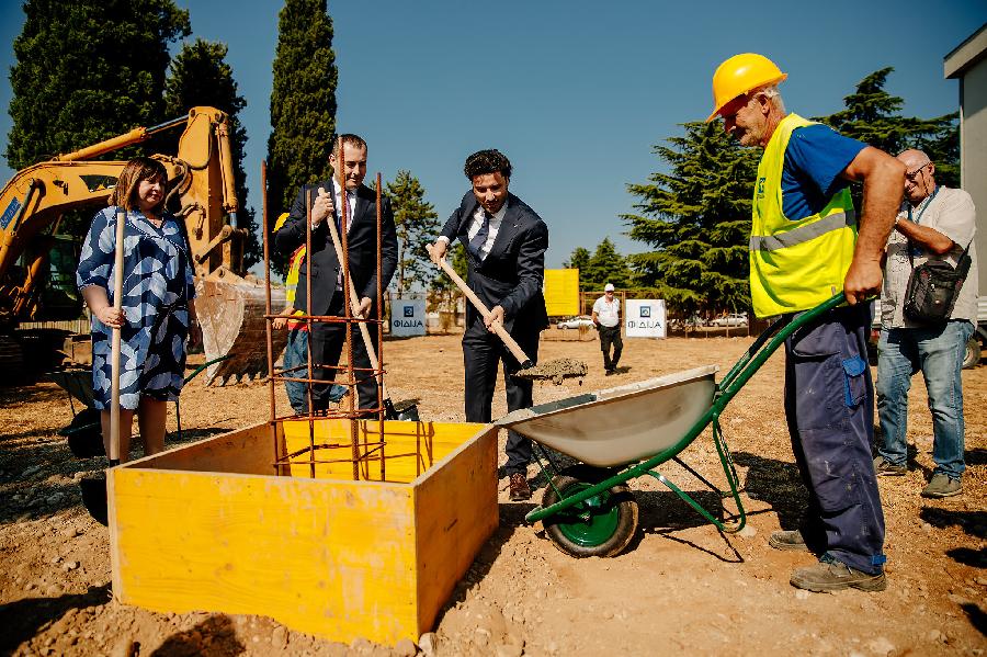 klinika, kamen temeljac