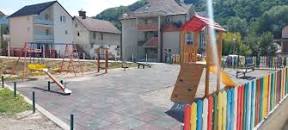 TO Petnjica poklonila rekvizite za dječije igralište