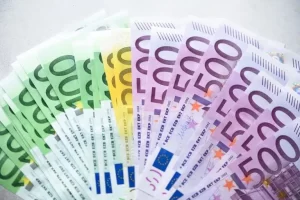 Prijetnjama pokušao da iznudi više od 15.000 eura