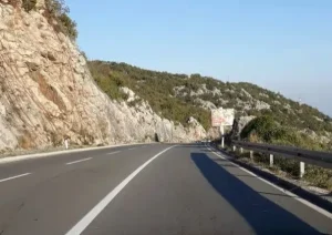 AMSCG: Vozači da poštuju saobraćajnu signalizaciju