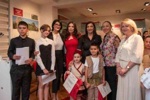 Održana dječija revija pod nazivom ,,Niti mašte – tradicija u novom ruhu”