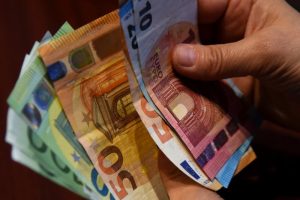 Minimalnu penziju prima više od 64.000 građana