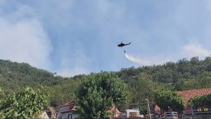Vojska gasila požare iz vazduha