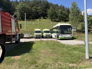 Petnjica bez javnog prevoza, građani prinuđeni da putuju taksijem