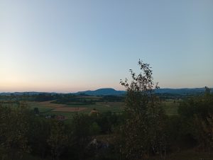Suton nad nepreglednim proplancima u Beranama