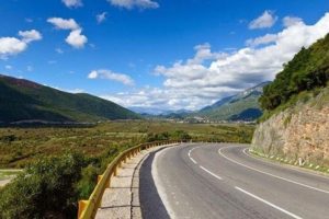 AMSCG: Oprez zbog vrućina i radova na putevima