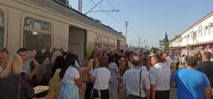 Željezničari obustavili saobraćaj, traže veće zarade