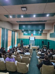 U Gimnaziji „Panto Mališić“ održano predavanje o trgovini ljudima