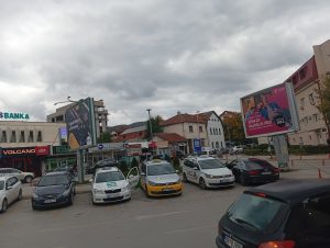 Oblačno i hladno u Beranama, gužve na gradskim ulicama